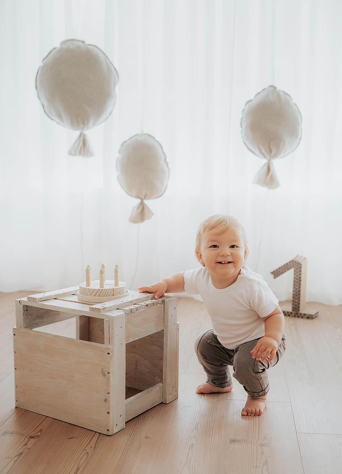 lustiges Fotoshooting zum ersten Geburtstag in München