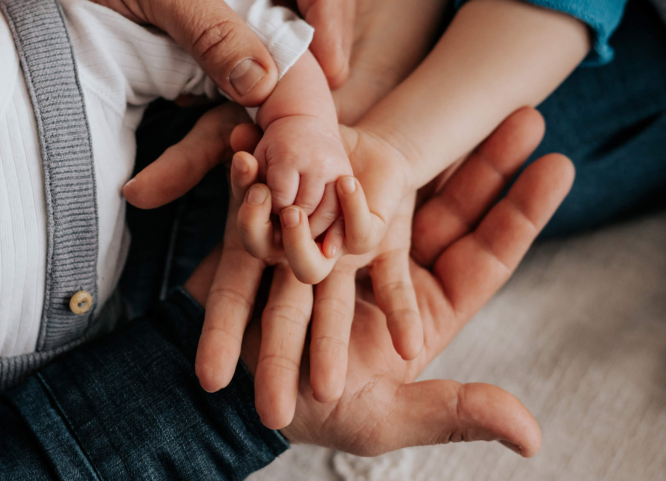 hände familienfotoshooting München