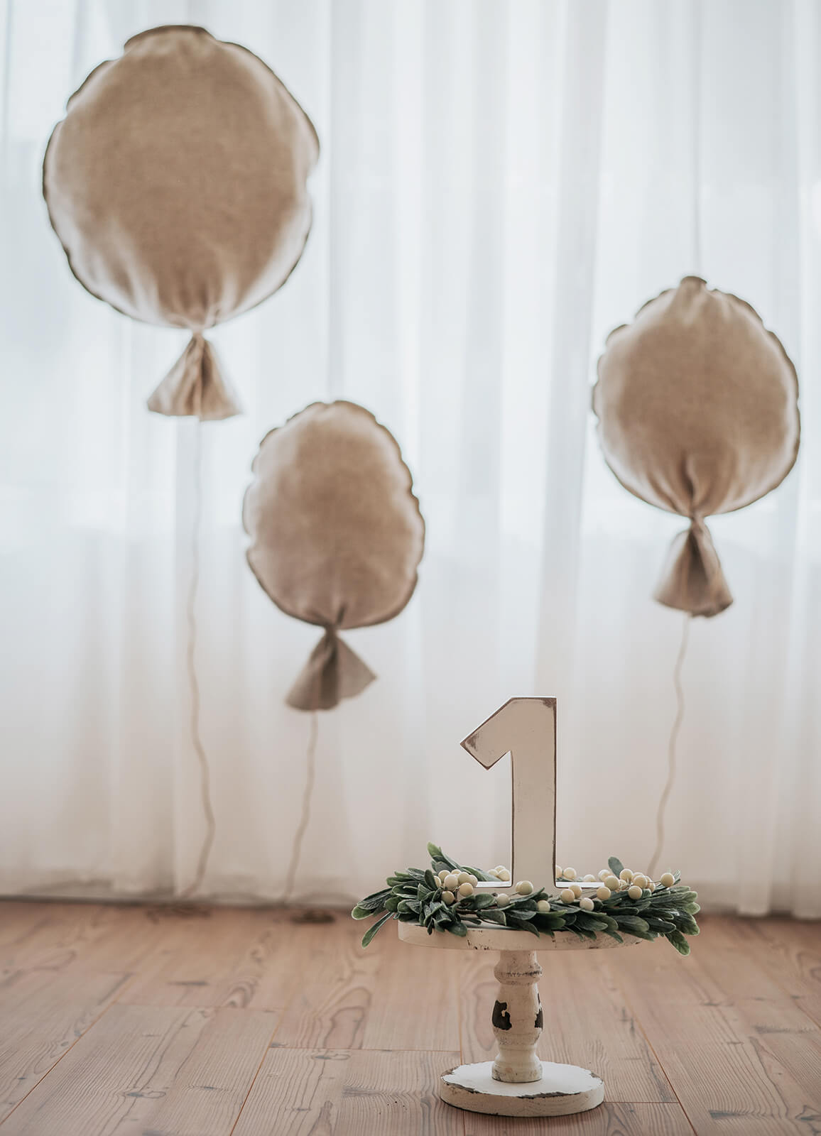 Deko zum ersten Geburtstag im Tageslichtstudio Trudering