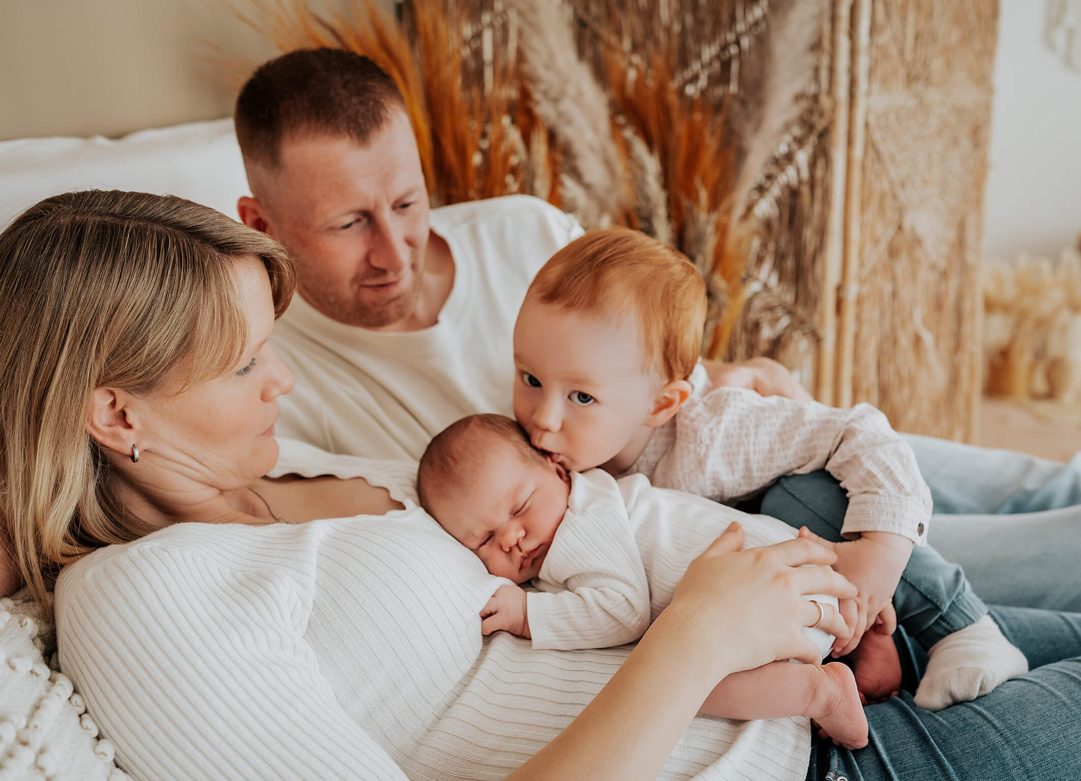 kuscheliges familienbild mit baby münchen